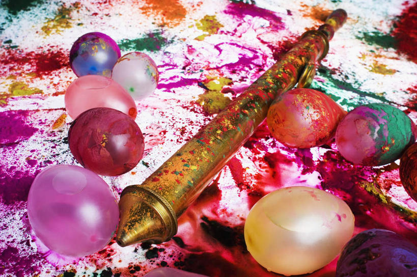 无人,横图,彩色,室内,特写,白天,正面,游戏,水,装修,玩具,装饰,材料,液体,塑料,凌乱,玩,娱乐,饮用水,装潢,气球,塑料制品,矿泉水,休闲,充气玩具,橡胶,益智,活动,五颜六色,保护,水枪,涂料,色彩斑斓,混乱,发泄,消遣,智力,五彩缤纷,蒸馏水,橡胶制品,宣泄,五彩斑斓,纷乱,缭乱,庞杂,五光十色,玩具水枪,玩耍,嬉戏,彩图