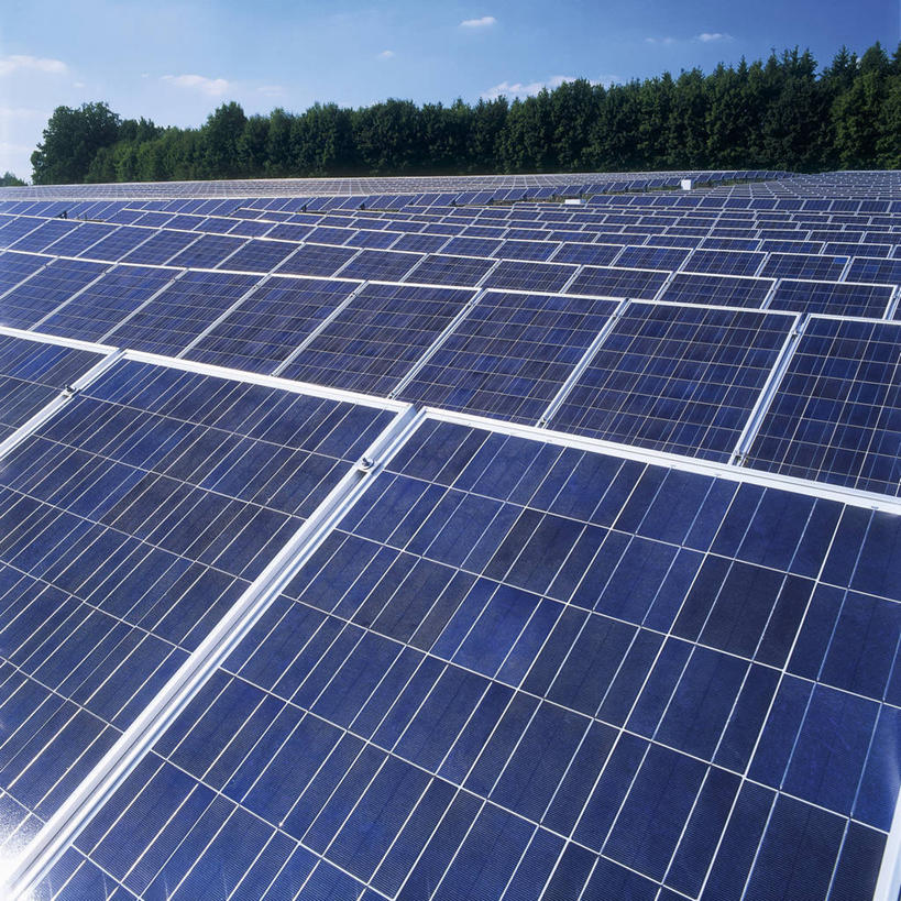 无人,横图,室外,白天,正面,旅游,度假,太阳能,草地,草坪,美景,植物,德国,欧洲,一排,许多,阴影,环保,整齐,光线,影子,景观,云,云朵,很多,云彩,娱乐,草,树,树木,排列,蓝色,绿色,白云,蓝天,天空,阳光,自然,天,享受,休闲,景色,放松,生长,能源,晴朗,成长,存储,回收,资源,西欧,储存,队列,自然风光,利用,低碳,循环,德意志联邦共和国,巴伐利亚,巴伐利亚州,拜恩州,拜恩自由州,持续,太阳能电池板,晴空,彩图