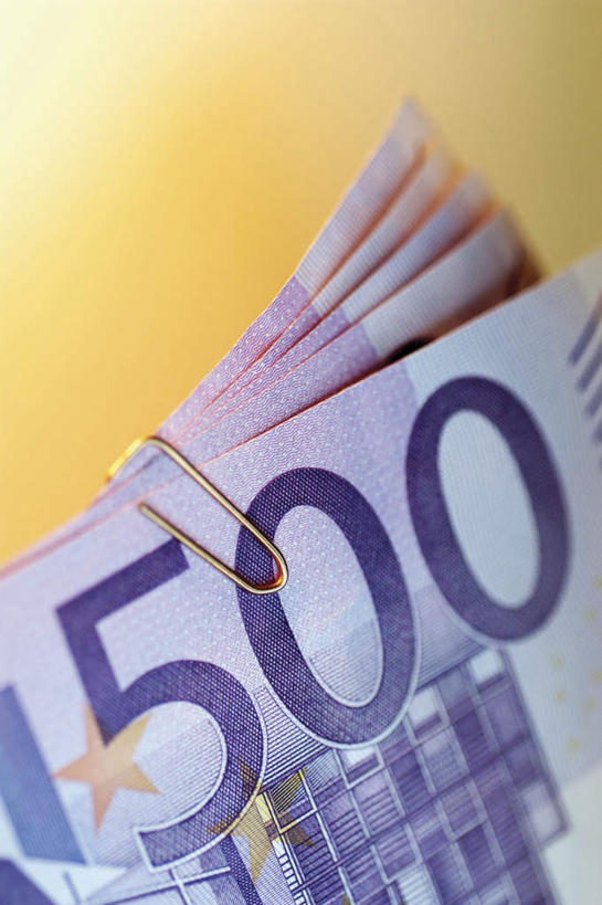 无人,竖图,俯视,室内,特写,白天,钱,静物,标志,钱币,数字,文字,字符,欧元,标识,钞票,金融,纸币,阿拉伯数字,经济,流通,纸钞,贸易,货币,现金,彩图,高角度拍摄