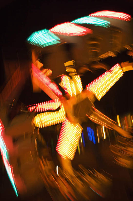 无人,游乐园,竖图,彩色,室外,夜晚,长时间曝光,仰视,度假,游戏,美景,城市风光,城市,霓虹灯,游乐场,美国,阴影,朦胧,模糊,光线,影子,景观,灯光,七彩,玩,娱乐,光源,霓虹,刺激,灯,享受,休闲,景色,放松,北美,北美洲,照明设备,发泄,消遣,加利福尼亚,美洲,曝光,加州,加利福尼亚州,金州,黄金州,超级大摆锤,大摆锤,氖灯,北亚美利加洲,亚美利加洲,宣泄,乐园,游乐项目,玩耍,嬉戏,彩图,低角度拍摄