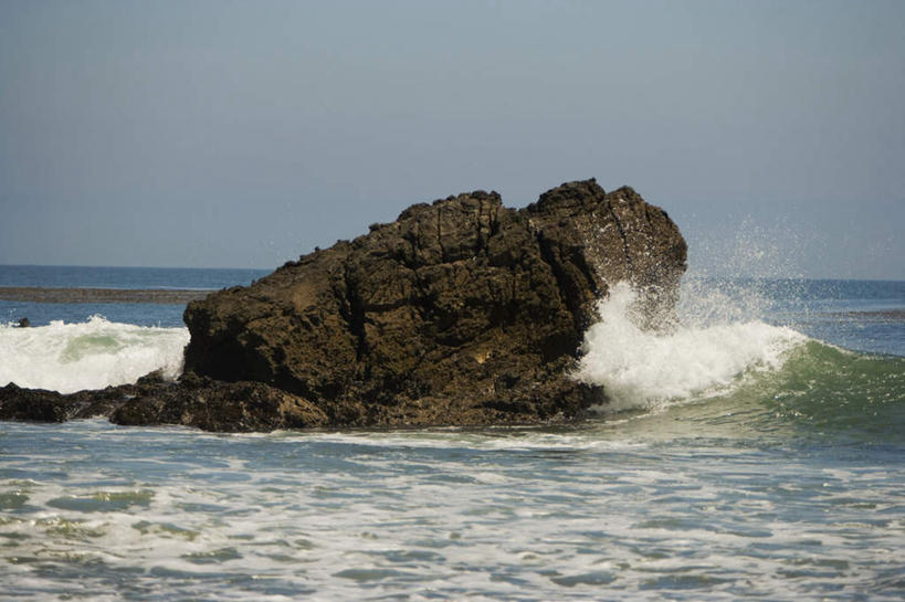 无人,横图,室外,白天,正面,旅游,度假,海浪,海洋,礁石,石头,美景,水,飞溅,溅,石子,液体,景观,浪花,水滴,娱乐,自然,海水,享受,休闲,景色,放松,喷洒,自然风光,海景,大海,风浪,海,海水的波动,礁,近岸浪,石块,岩石,涌浪,彩图