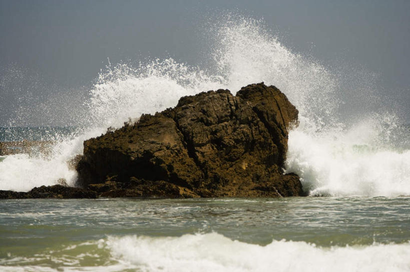 无人,横图,室外,白天,正面,旅游,度假,海浪,海洋,礁石,石头,美景,沙滩,水,飞溅,溅,沙子,石子,液体,海岸,景观,浪花,水滴,沙地,娱乐,自然,海水,享受,休闲,景色,放松,喷洒,自然风光,海景,大海,风浪,海,海水的波动,海滩,礁,近岸浪,石块,岩石,涌浪,彩图
