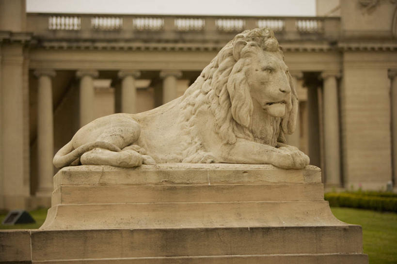 无人,家,横图,室外,白天,侧面,度假,美景,城市风光,城市,狮子,雕塑,美国,艺术,装饰,雕刻,雕像,房屋,屋子,景观,娱乐,楼房,立柱,石雕,住宅,工艺品,享受,休闲,景色,放松,纪念,美术,北美,北美洲,加利福尼亚,主题,美洲,陈列,加州,加利福尼亚州,金州,黄金州,功能,美学,北亚美利加洲,亚美利加洲,彩图,房子