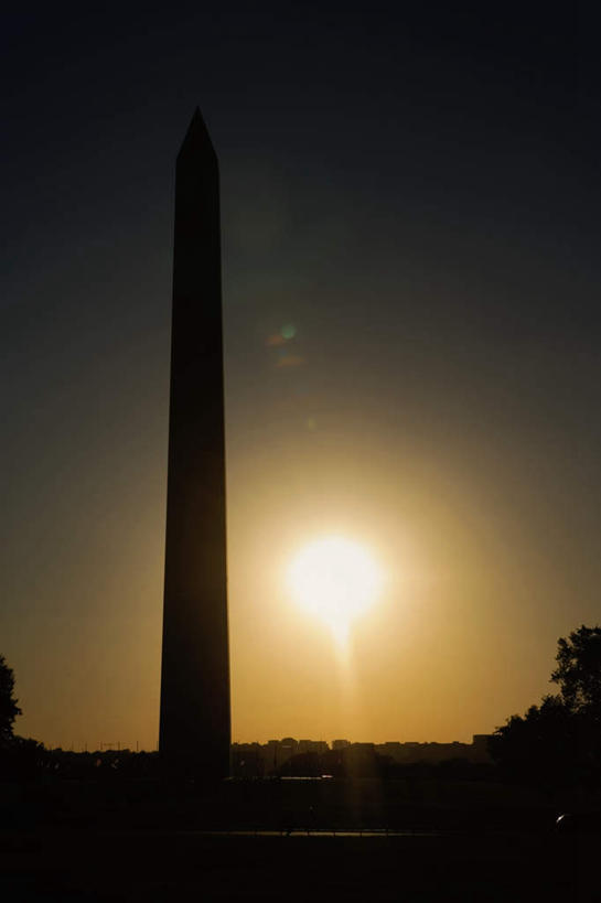 无人,竖图,室外,白天,仰视,旅游,度假,名胜古迹,日落,太阳,标志建筑,地标,建筑,美国,阴影,遗迹,光线,影子,晚霞,霞光,落日,纪念碑,纪念馆,首都,背光,古迹,文物,娱乐,建设,古建筑,阳光,黄昏,享受,休闲,旅游胜地,彩霞,放松,北美,北美洲,美洲,逆光,古文明,华盛顿特区,华盛顿纪念碑,华盛顿哥伦比亚特区,华府,华盛顿纪念塔,北亚美利加洲,亚美利加洲,夕照,夕阳,彩图,低角度拍摄,眩光,斜阳
