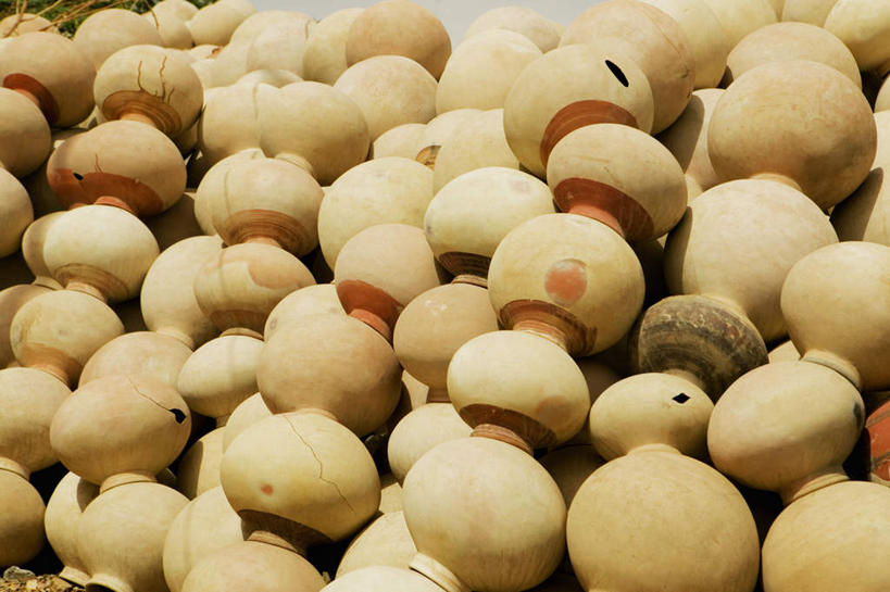 无人,商店,横图,俯视,室外,特写,白天,花瓶,印度,亚洲,一堆,许多,堆叠,堆积,陶瓷,陶瓷制品,商铺,瓶子,堆,南亚,拉贾斯坦邦,拉贾斯坦,印度共和国,贾沙梅尔,市肆,商号,彩图,高角度拍摄,店铺