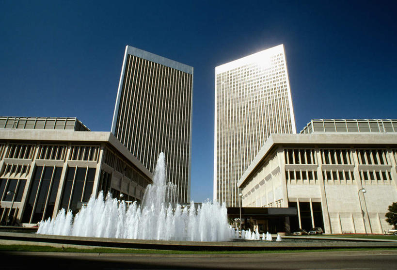 无人,高楼大厦,横图,室外,白天,仰视,度假,办公楼,美景,城市风光,城市,大厦,建筑,摩天大楼,喷泉,写字楼,美国,阴影,光线,影子,景观,文化,娱乐,蓝色,蓝天,天空,阳光,楼宇,天,品味,享受,休闲,商务楼,景色,放松,晴朗,北美,北美洲,加利福尼亚,美洲,水景,加州,洛杉矶,加利福尼亚州,万里无云,金州,黄金州,北亚美利加洲,亚美利加洲,美观,贝弗利山,比华利山,天使之城,设计,晴空,晴空万里,彩图,低角度拍摄,大楼,高层建筑,高楼,摩天楼