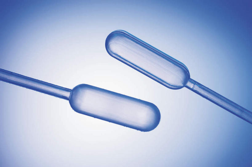 无人,横图,室内,特写,白天,正面,实验,仪器,静物,阴影,蓝色背景,研究,透明,反射,分析,化学,测试,滴管,影子,玻璃制品,两个,器皿,摄影,影棚,计量,玻璃仪器,试验耗材,实验用品,彩图,影棚拍摄,拍摄