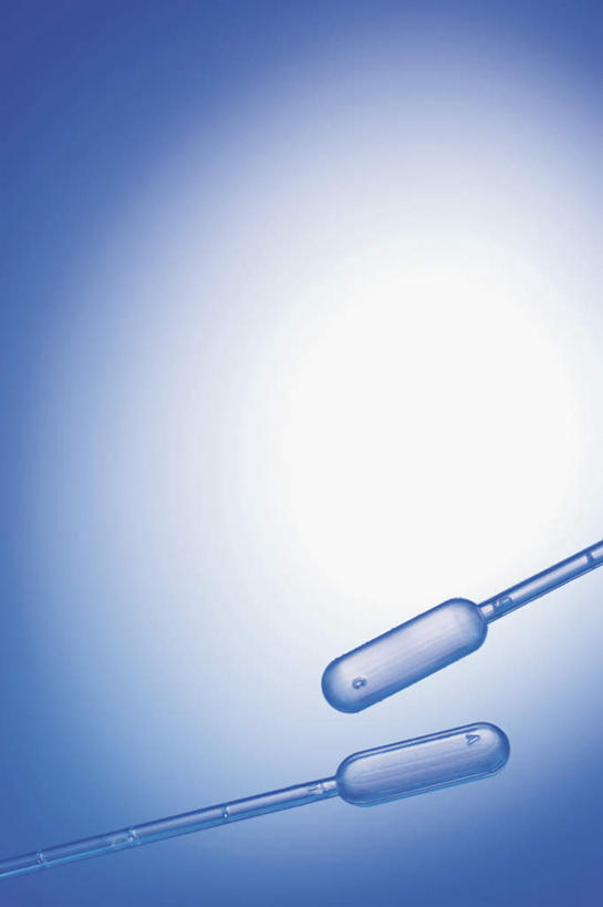 无人,竖图,室内,特写,白天,正面,实验,仪器,静物,阴影,蓝色背景,研究,透明,反射,分析,化学,测试,滴管,影子,玻璃制品,两个,器皿,摄影,影棚,计量,玻璃仪器,试验耗材,实验用品,彩图,影棚拍摄,拍摄