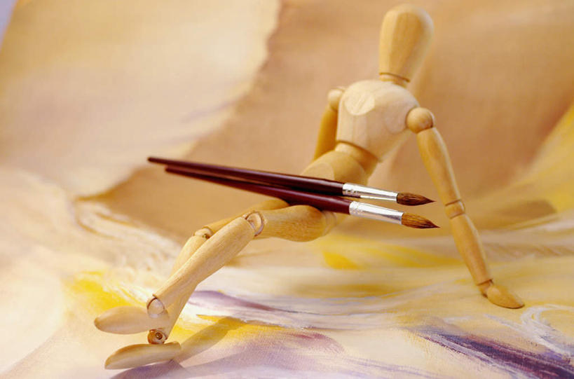 无人,横图,俯视,室内,特写,白天,绘画,游戏,摆设,静物,玩具,阴影,朦胧,模糊,艺术,装饰,反射,笔,人偶,影子,办公用品,玩,文化,娱乐,文具,装饰品,一个,画笔,模型,瓶子,塑料制品,学习用品,装饰物,工艺品,休闲,塑料瓶,益智,单个,活动,颜料,华丽,修饰,文具用品,美术,点缀,高雅,木偶,发泄,消遣,智力,饰物,简洁,宣泄,衬托,美观,雅致,雅观,木偶人,木人,玩耍,嬉戏,彩图,高角度拍摄