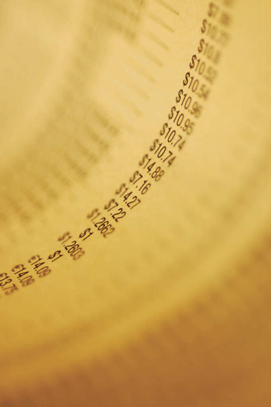 无人,竖图,俯视,室内,特写,白天,静物,一排,阴影,朦胧,模糊,整齐,反射,英文,标志,文字,影子,字符,字母,标识,排列,账单,英文字母,票据,队列,发票,小票,彩图,高角度拍摄,收据