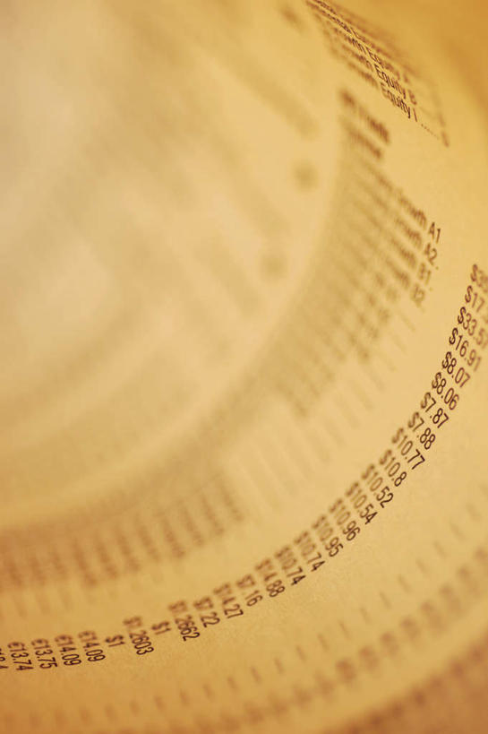 无人,竖图,俯视,室内,特写,白天,静物,阴影,朦胧,模糊,反射,英文,标志,文字,影子,字符,字母,标识,排列,账单,英文字母,票据,发票,小票,阿拉伯文,摆列,阿拉伯语,阿拉伯字母,彩图,高角度拍摄,布列,分列,收据