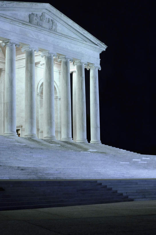 无人,竖图,室外,夜晚,仰视,旅游,度假,名胜古迹,楼梯,标志建筑,地标,建筑,美国,一排,遗迹,整齐,柱子,阶梯,纪念馆,首都,古迹,文物,娱乐,建设,古建筑,台阶,排列,享受,休闲,旅游胜地,放松,北美,北美洲,队列,美洲,古文明,华盛顿特区,杰弗逊纪念堂,杰佛逊纪念堂,华盛顿哥伦比亚特区,华府,杰斐逊纪念堂,北亚美利加洲,亚美利加洲,彩图,低角度拍摄