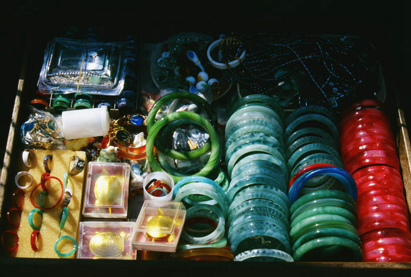 无人,商店,横图,俯视,室外,特写,白天,度假,美景,城市风光,城市,静物,越南,亚洲,一排,许多,整齐,景观,娱乐,商铺,装饰品,排列,饰品,手链,首饰,享受,休闲,景色,放松,手镯,东南亚,堆,队列,镯子,越南社会主义共和国,市肆,商号,岘港市,彩图,高角度拍摄,店铺,玉镯