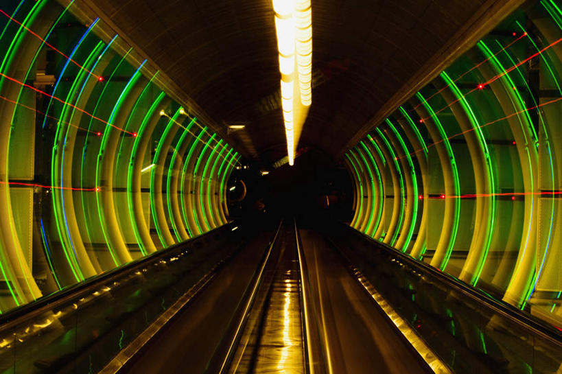 无人,横图,室内,白天,正面,度假,美景,城市风光,城市,地铁,车站,照明,美国,阴影,光线,隧道,壁灯,影子,景观,灯光,站台,轨道交通,娱乐,月台,灯,绿色,灯具,享受,休闲,景色,放松,照亮,北美,北美洲,照明设备,美洲,内华达州,拉斯维加斯,北亚美利加洲,亚美利加洲,内华达,北美艾灌木丛州,产银之州,银山州,银之州,赌城,拉斯韦加斯,彩图,地铁机动车,地下铁,轻轨