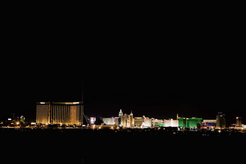 无人,家,横图,室外,夜晚,正面,度假,美景,城市风光,城市,路灯,夜景,照明,美国,阴影,光线,影子,房屋,屋子,景观,公寓,灯光,娱乐,洋房,楼房,住宅,灯,享受,休闲,景色,放松,照亮,北美,北美洲,照明设备,美洲,内华达州,拉斯维加斯,北亚美利加洲,亚美利加洲,内华达,北美艾灌木丛州,产银之州,银山州,银之州,赌城,拉斯韦加斯,彩图,房子