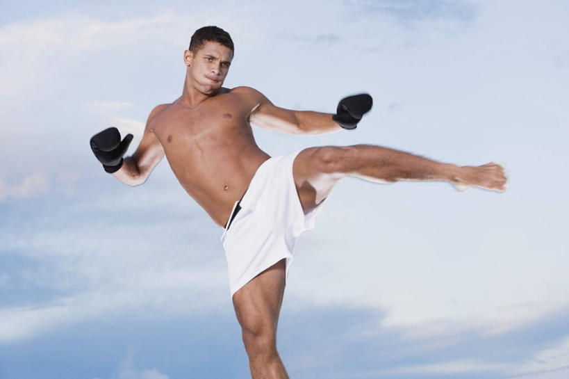 西方人,腿部,脚,脚趾,脚趾甲,腿,一个人,拳击手,站,伸展双臂,横图,室外,白天,正面,锻炼,旅游,度假,安全,比赛,运动,拳击,欧洲,欧洲人,仅一个男性,仅一个人,阴影,裤子,朦胧,模糊,光线,影子,云,云朵,防护,拳击手套,云彩,抬腿,注视,光脚,娱乐,运动器械,仅一个年轻男性,蓝色,黑色,白云,蓝天,天空,阳光,手套,天,观察,看,站着,享受,休闲,赤脚,健身器械,放松,晴朗,观看,保护,察看,关注,室外运动,保险,健身器材,户外运动,保全,周全,安稳,安定,防护手套,平安,体育,男人,男性,年轻男性,白种人,脚指甲,拳击家,拳击运动员,晴空,敞开双臂,伸开双臂,展开双肩,站立,张开手臂,张开双臂,半身,彩图,健身,运动器材