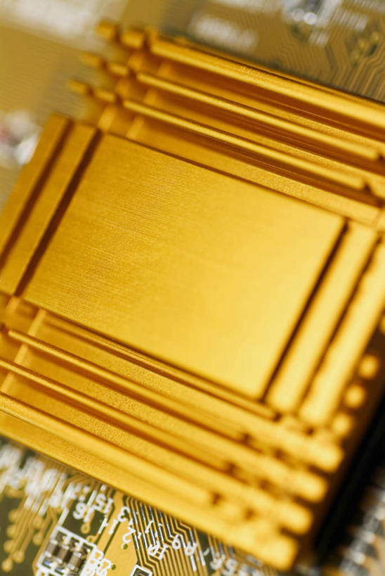 无人,竖图,俯视,室内,特写,白天,静物,阴影,朦胧,模糊,反射,电路板,影子,金色,摄影,影棚,线路板,芯片,印刷电路板,PCB板铝基板,PCB电路板,超薄电路板,超薄线路板,高频板,彩图,高角度拍摄,影棚拍摄,拍摄
