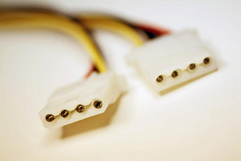 无人,横图,俯视,室内,特写,白天,白色背景,通讯,数据,静物,两根,阴影,朦胧,模糊,反射,传输,影子,摄影,影棚,网线,水晶头,线缆,彩图,高角度拍摄,影棚拍摄,拍摄