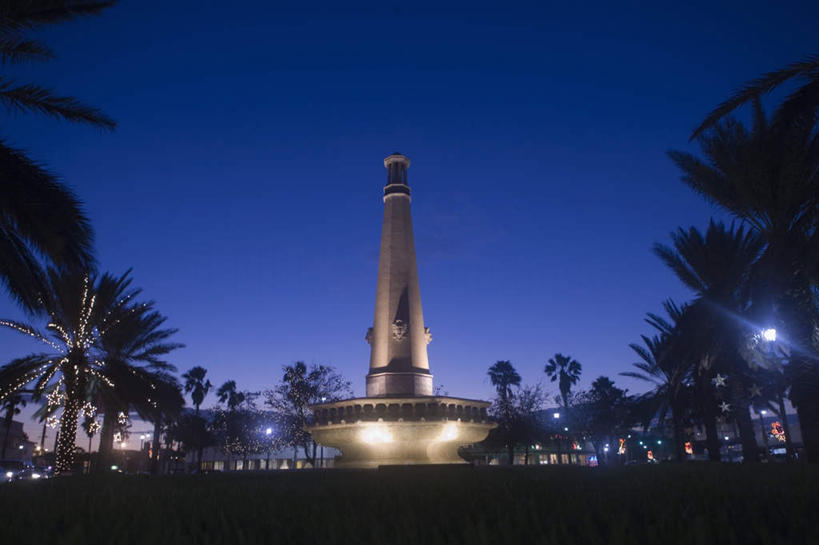 无人,横图,室外,夜晚,仰视,度假,美景,植物,城市风光,城市,路灯,棕榈树,叶子,照明,美国,阴影,高大,光线,影子,景观,塔,灯光,绿叶,宏伟,娱乐,灯,树,树木,绿色,自然,享受,休闲,嫩叶,景色,放松,生长,成长,照亮,北美,北美洲,照明设备,美洲,棕榈叶,佛罗里达,佛罗里达州,迈阿密,佛州,阳光州,北亚美利加洲,亚美利加洲,高峻,嵬峨,叶,叶片,彩图,低角度拍摄