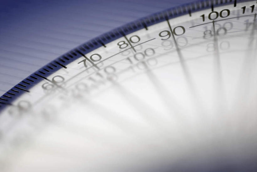无人,横图,俯视,室内,特写,白天,静物,一把,朦胧,模糊,测量,标志,数字,文字,字符,刻度,标识,尺,塑料制品,角度,阿拉伯数字,测量工具,量角器,尺子,衡量,绘图,比例,测绘,量具,量仪,标度,量角尺,彩图,高角度拍摄