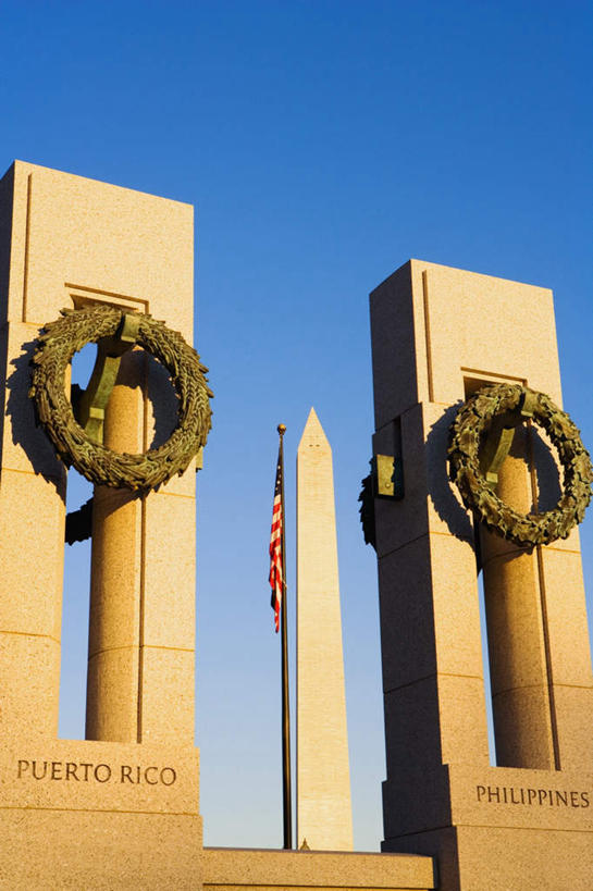 无人,竖图,室外,白天,仰视,旅游,度假,标志建筑,地标,建筑,美国,阴影,装饰,光线,英文,标志,花环,文字,影子,字符,字母,纪念碑,纪念馆,首都,娱乐,标识,建设,蓝色,蓝天,天空,阳光,天,享受,休闲,旅游胜地,放松,晴朗,英文字母,华丽,修饰,点缀,北美,北美洲,美洲,华盛顿特区,华盛顿纪念碑,万里无云,华盛顿哥伦比亚特区,华府,华盛顿纪念塔,北亚美利加洲,亚美利加洲,衬托,美观,雅致,雅观,晴空,晴空万里,彩图,低角度拍摄