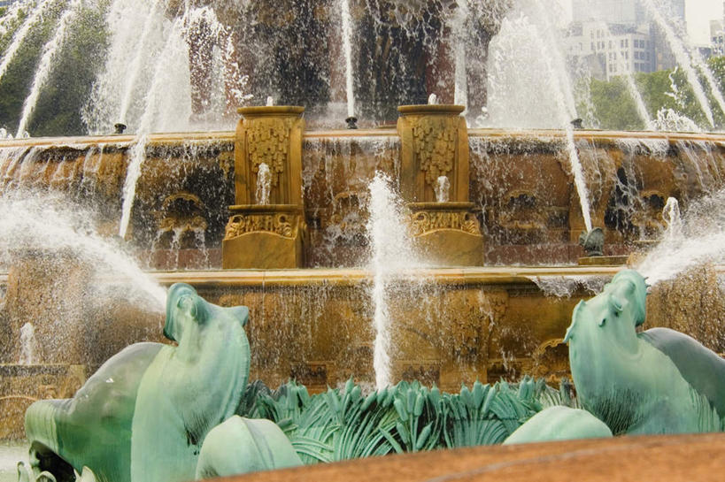 无人,横图,室外,白天,正面,度假,美景,城市风光,城市,喷泉,雕塑,美国,飞溅,艺术,装饰,溅,雕刻,雕像,液体,景观,水滴,文化,娱乐,水珠,工艺品,品味,享受,休闲,景色,放松,纪念,美术,北美,北美洲,喷洒,主题,美洲,水景,陈列,伊利诺斯州,芝加哥,世界屠猪城,巨肩之城,劳动之城,伊利诺伊,伊利诺伊州,伊利诺州,芝加哥市,芝城,林肯之地,功能,美学,北亚美利加洲,亚美利加洲,美观,设计,彩图