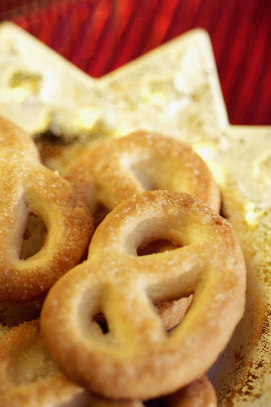 点心,无人,竖图,俯视,室内,特写,白天,一排,整齐,食品,面点,食物,糕点,排列,饼干,零食,摄影,影棚,堆,队列,椒盐卷饼,彩图,高角度拍摄,影棚拍摄,拍摄