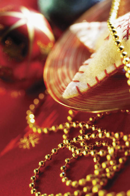 无人,竖图,俯视,室内,特写,白天,静物,项链,圣诞节,节日,朦胧,模糊,庆祝,珠子,星星,文化,装饰品,饰品,首饰,庆典,星形,金色,纪念,富贵,五角形,忠诚,富丽,名誉,荣华,针包,针垫,五角星,彩图,高角度拍摄