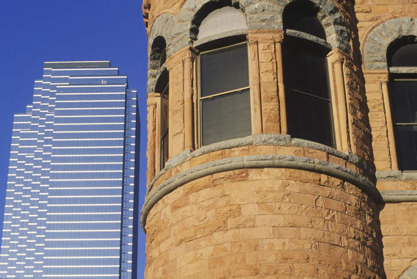 无人,高楼大厦,横图,室外,白天,仰视,度假,美景,城市风光,城市,大厦,建筑,摩天大楼,阴影,光线,纹路,纹理,影子,景观,娱乐,蓝色,蓝天,天空,阳光,天,享受,休闲,景色,放松,晴朗,万里无云,肌理,一栋,晴空,晴空万里,彩图,低角度拍摄,大楼,高层建筑,高楼,摩天楼