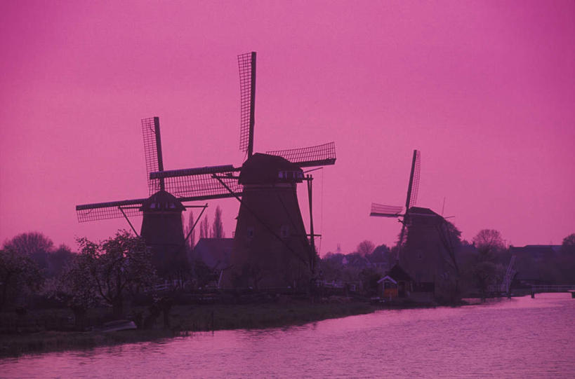 无人,农田,横图,室外,白天,正面,旅游,度假,庄稼,农作物,灌溉,河流,美景,日落,树林,水,植物,风车,阴影,环保,光线,影子,河水,景观,水流,晚霞,霞光,落日,娱乐,树,树木,三个,绿色,阳光,自然,黄昏,享受,休闲,景色,彩霞,放松,生长,能源,成长,回收,资源,浇灌,荷兰风车,自然风光,利用,低碳,循环,磨坊,持续,夕照,夕阳,彩图,耕地,庄稼田,斜阳