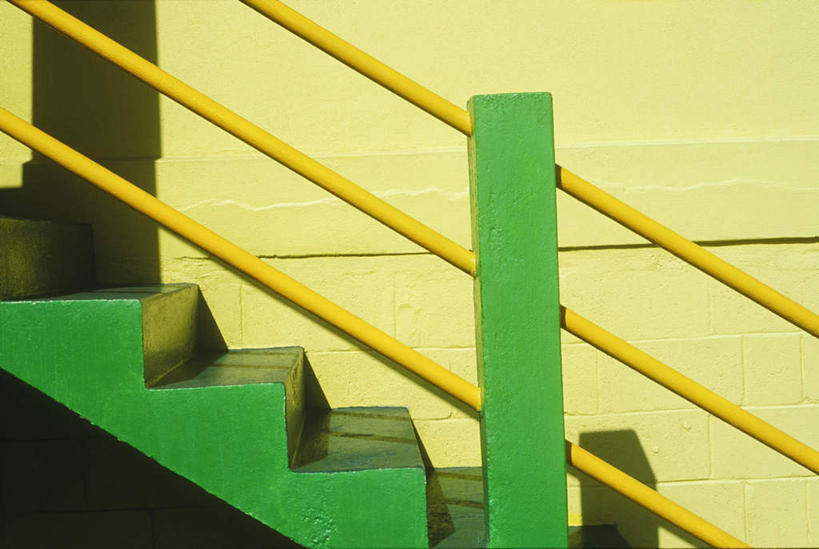 无人,栏杆,横图,室外,特写,白天,正面,楼梯,静物,扶手,阶梯,墙,护栏,墙壁,墙面,台阶,黄色,彩图