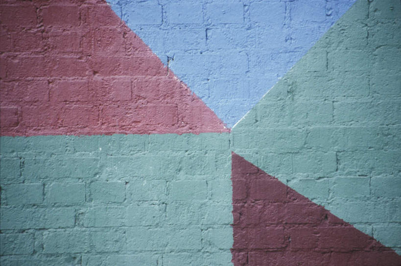 无人,横图,室内,特写,白天,正面,抽象,绘画,静物,阴影,艺术,反射,彩绘,图案,影子,墙,艺术品,色块,古典,文化,砖墙,墙壁,墙面,红色,蓝色,绿色,工艺品,品味,概念,美术,高雅,美学,图文,彩图,涂鸦