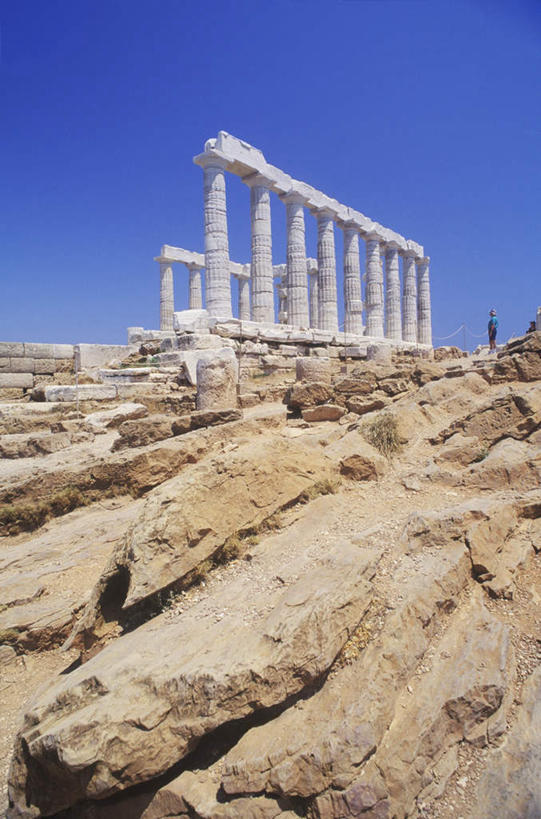 无人,竖图,室外,白天,仰视,旅游,度假,石头,名胜古迹,楼梯,标志建筑,地标,建筑,希腊,欧洲,一排,许多,阴影,遗迹,整齐,光线,石子,影子,柱子,阶梯,首都,古迹,文物,娱乐,建设,古建筑,台阶,排列,蓝色,蓝天,天空,阳光,天,享受,休闲,旅游胜地,放松,晴朗,队列,帕特农神庙,雅典,古文明,雅典卫城,希腊共和国,万里无云,帕特农神殿,雅典娜神庙,石块,岩石,晴空,晴空万里,彩图,低角度拍摄