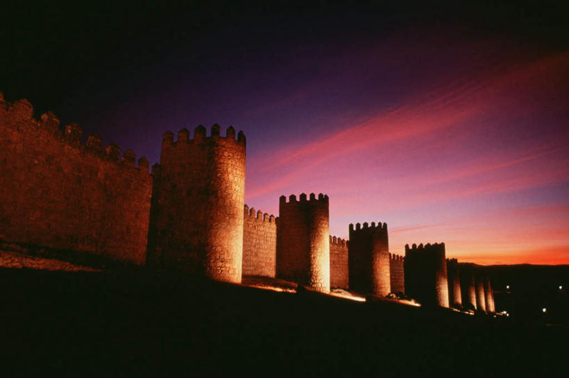 无人,横图,室外,白天,仰视,度假,美景,日落,城市风光,城市,西班牙,欧洲,堡垒,城堡,墙,景观,晚霞,霞光,云,云朵,落日,背光,云彩,娱乐,墙壁,墙面,白云,黄昏,享受,休闲,景色,彩霞,放松,要塞,南欧,逆光,阿维拉,西班牙王国,卡斯蒂利亚,夕照,卡斯蒂利亚.莱昂,设防,夕阳,彩图,低角度拍摄,斜阳
