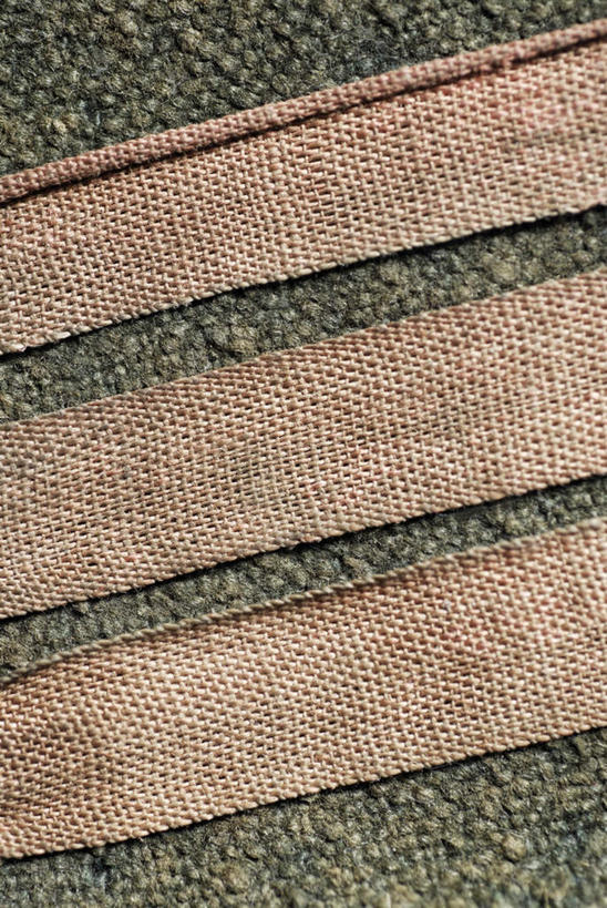 无人,竖图,室内,特写,白天,正面,重复,静物,阴影,花纹,丰富,反射,纹路,布,图案,纹理,影子,褐色,布纹,绿色,成熟,布匹,肌理,谦让,随和,反复,彩图