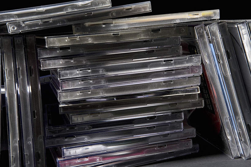 无人,横图,室内,特写,白天,正面,静物,一堆,许多,阴影,堆叠,堆积,黑色背景,反射,影子,塑料,盒子,容器,塑料制品,摄影,影棚,储藏,堆,储存,CD盒,光盘盒,彩图,影棚拍摄,拍摄,单片光盘盒,透明光盘盒,贮存
