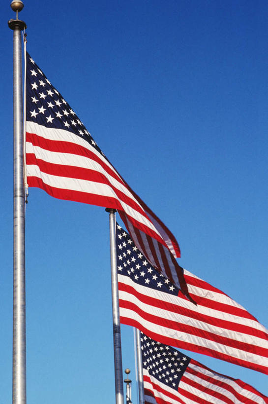 无人,竖图,室外,特写,白天,仰视,度假,美景,城市风光,城市,旗帜,国旗,美国,许多,阴影,飘扬,光线,影子,景观,首都,娱乐,星条旗,排列,蓝色,蓝天,天空,阳光,天,享受,休闲,景色,放松,美国国旗,晴朗,飘逸,北美,北美洲,飞扬,美洲,华盛顿特区,万里无云,华盛顿哥伦比亚特区,华府,北亚美利加洲,亚美利加洲,摆列,三面,旗,晴空,晴空万里,彩图,低角度拍摄,美利坚合众国国旗,布列,分列