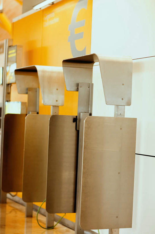 无人,机场,竖图,室内,白天,正面,度假,取款机,美景,城市风光,城市,飞机场,西班牙,欧洲,景观,首都,娱乐,享受,休闲,马德里,景色,放松,南欧,atm机,自动柜员机,西班牙王国,马德里自治区,自动取款机,航空站,空港,彩图