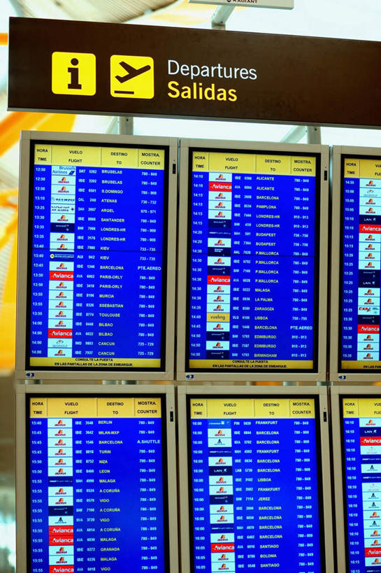 无人,机场,竖图,室内,特写,白天,正面,度假,美景,城市风光,城市,飞机场,西班牙,欧洲,英文,标志,数字,文字,字符,字母,景观,首都,娱乐,标识,享受,休闲,马德里,景色,放松,阿拉伯数字,英文字母,南欧,西班牙王国,马德里自治区,航空站,空港,彩图