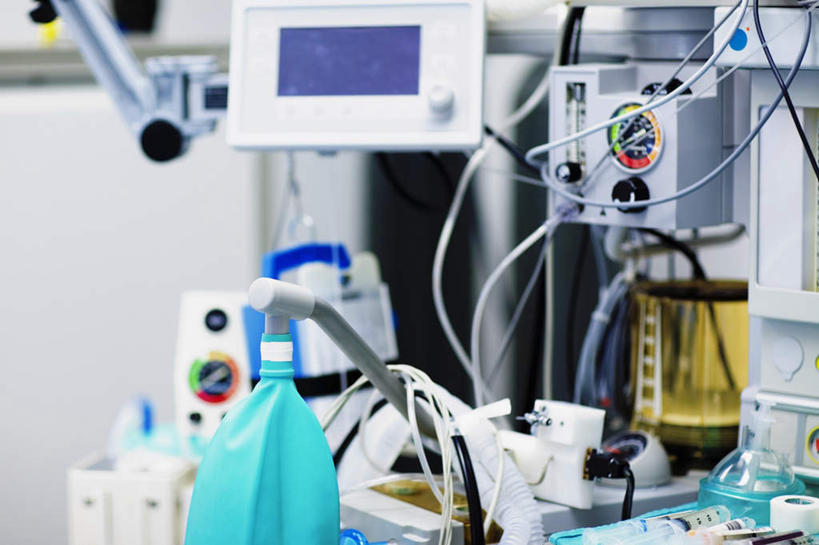 无人,医院,横图,室内,特写,白天,正面,机器,朦胧,模糊,电力,医学,电线,线,电能,线路,设备,氧气瓶,电,电源,电源线,医疗,医疗设备,呼吸机,氧气面罩,医疗器械,能量,医疗工具,医疗机构,彩图,病院,诊所