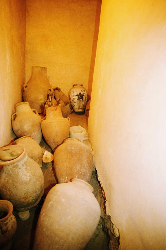 无人,教堂,竖图,俯视,室内,白天,以色列,亚洲,许多,节日,罐子,陶瓷,墙,陶瓷制品,很多,文化,墙壁,墙面,瓶子,祈祷,健康,许愿,宗教,信仰,纪念,祈求,基督教,天主教,西亚,信念,以色列国,加利利,平安,彩图,高角度拍摄,大教堂,礼拜堂