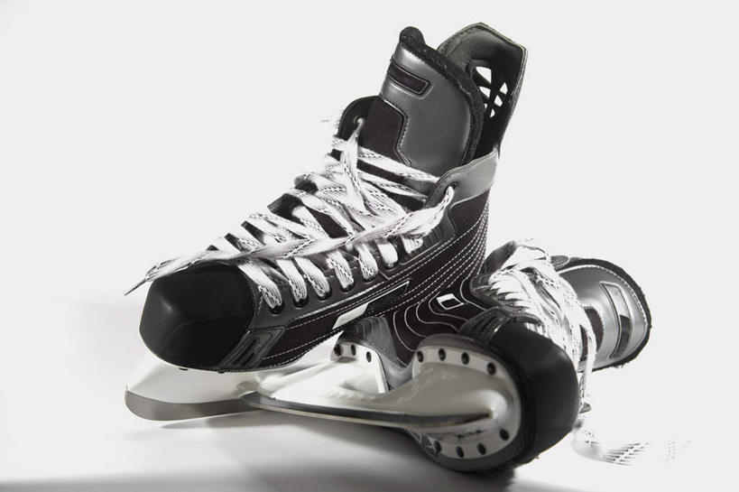 无人,横图,室内,特写,白天,白色背景,正面,滚轴溜冰,静物,一双,阴影,反射,鞋带,影子,旱冰鞋,溜冰鞋,轮滑鞋,摄影,影棚,滑冰鞋,单排轮滑,溜冰,轮滑,彩图,影棚拍摄,拍摄