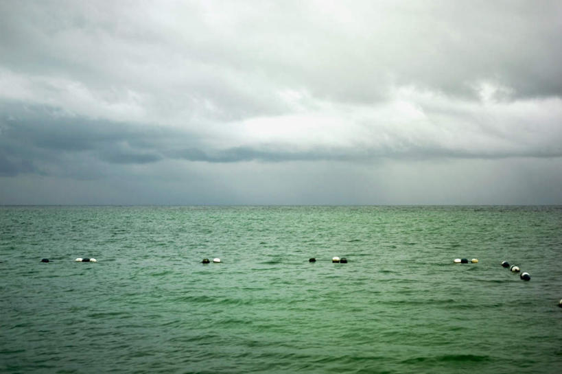 无人,横图,室外,白天,正面,旅游,度假,海浪,海洋,美景,一排,许多,整齐,景观,浪花,水平线,乌云,云,阴天,云朵,辽阔,海平线,云彩,娱乐,排列,天空,自然,海水,天,享受,休闲,广阔,景色,放松,一望无际,渔具,昏暗,阴沉,队列,自然风光,鱼漂,海景,无边无际,一马平川,大海,风浪,海,海水的波动,近岸浪,涌浪,彩图,钓鱼,水天相接,水天一线