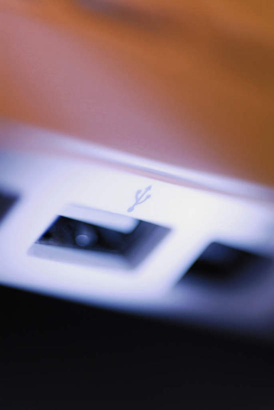 无人,竖图,俯视,室内,特写,白天,数据,静物,阴影,朦胧,模糊,反射,传输,影子,摄影,USB接口,通用串行总线,影棚,接口,端口,彩图,高角度拍摄,影棚拍摄,拍摄