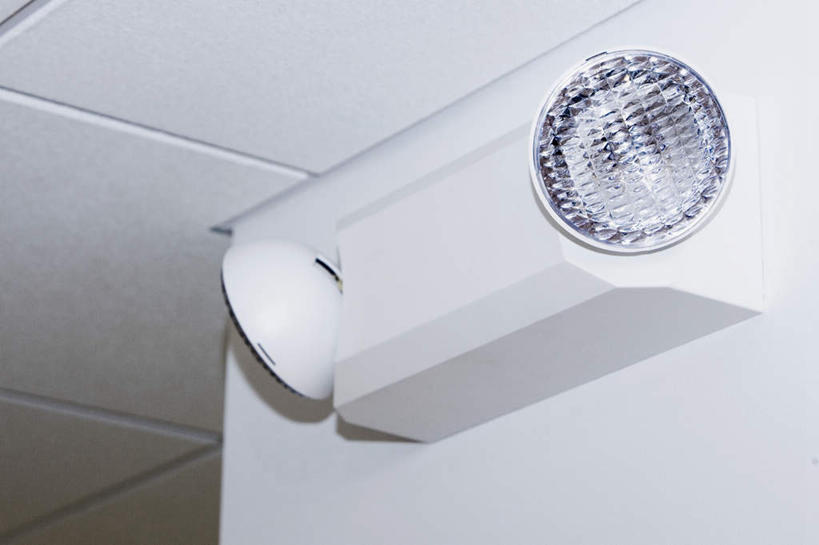 无人,横图,室内,特写,白天,仰视,天花板,照明,阴影,反射,壁灯,影子,墙,灯光,墙壁,墙面,灯,两个,灯具,照亮,照明设备,彩图,低角度拍摄