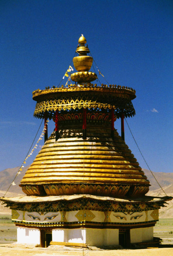 无人,竖图,室外,白天,正面,旅游,度假,名胜古迹,山,山脉,标志建筑,地标,建筑,中国,亚洲,阴影,节日,遗迹,光线,影子,山峰,山峦,古迹,文化,文物,娱乐,建设,古建筑,西藏,蓝色,蓝天,天空,阳光,群山,天,祈祷,享受,休闲,健康,旅游胜地,放松,许愿,宗教,信仰,晴朗,纪念,祈求,基督教,天主教,修道院,藏,信念,古文明,东亚,西藏自治区,日喀则,日喀则市,万里无云,中华人民共和国,西南地区,江孜,江孜县,神学院,修院,隐修院,平安,晴空,晴空万里,彩图