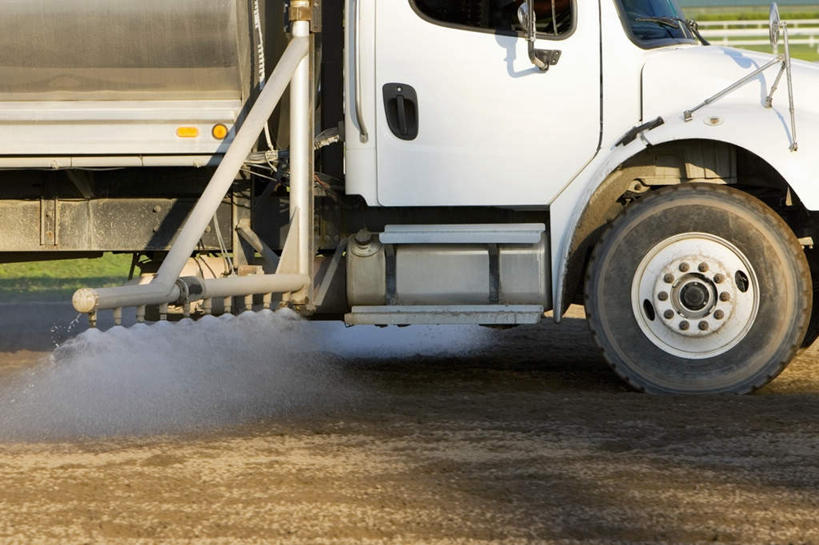 无人,栏杆,横图,室外,白天,正面,草地,草坪,水,植物,一辆,飞溅,朦胧,模糊,溅,扶手,液体,水滴,护栏,马场,水珠,草,绿色,喷洒,洒水车,多功能绿化洒水车,多功能喷洒车,绿化喷洒车,绿化洒水车,水罐车,园林绿化喷洒车,园林喷药车,彩图