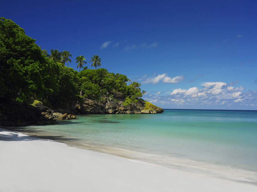 无人,横图,室外,白天,正面,旅游,度假,海浪,海洋,美景,沙滩,山,山脉,植物,棕榈树,叶子,阴影,光线,沙子,影子,海岸,景观,浪花,山峰,云,云朵,绿叶,沙地,山峦,云彩,娱乐,树,树木,蓝色,绿色,白云,蓝天,天空,阳光,自然,海水,群山,天,享受,休闲,嫩叶,景色,南美,放松,生长,晴朗,成长,南美洲,西印度群岛,拉丁美洲,自然风光,美洲,海景,棕榈叶,亚美利加洲,南亚美利加洲,新普罗维登斯岛,新普洛维顿斯岛,叶,叶片,大海,风浪,海,海水的波动,海滩,近岸浪,涌浪,晴空,彩图,巴哈马群岛
