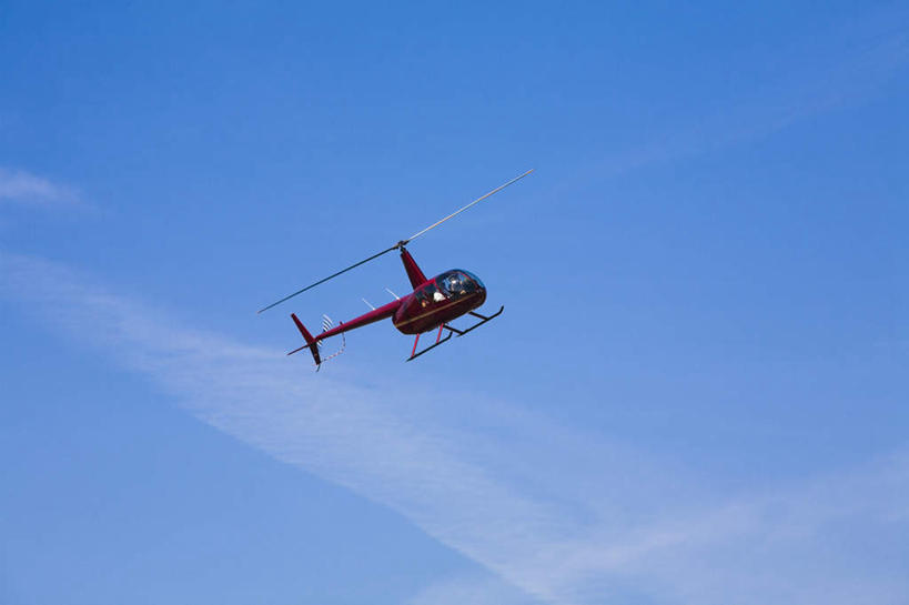 无人,横图,室外,白天,仰视,飞机,阴影,光线,影子,云,云朵,云彩,航空,蓝色,白云,蓝天,天空,阳光,交通工具,天,晴朗,直升机,直升飞机,载具,晴空,彩图,低角度拍摄