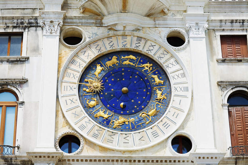 无人,家,横图,室外,白天,仰视,度假,美景,窗户,城市风光,城市,意大利,欧洲,威尼斯,时间,时钟,房屋,墙,屋子,景观,公寓,计时,娱乐,洋房,楼房,玻璃窗,墙壁,墙面,住宅,钟表,享受,休闲,表,景色,放松,南欧,圣马克广场,意大利共和国,塔钟,威尼斯中心广场,钟,彩图,低角度拍摄,房子